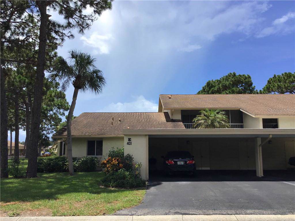 401 Pinebrook Crescent - Photo 1