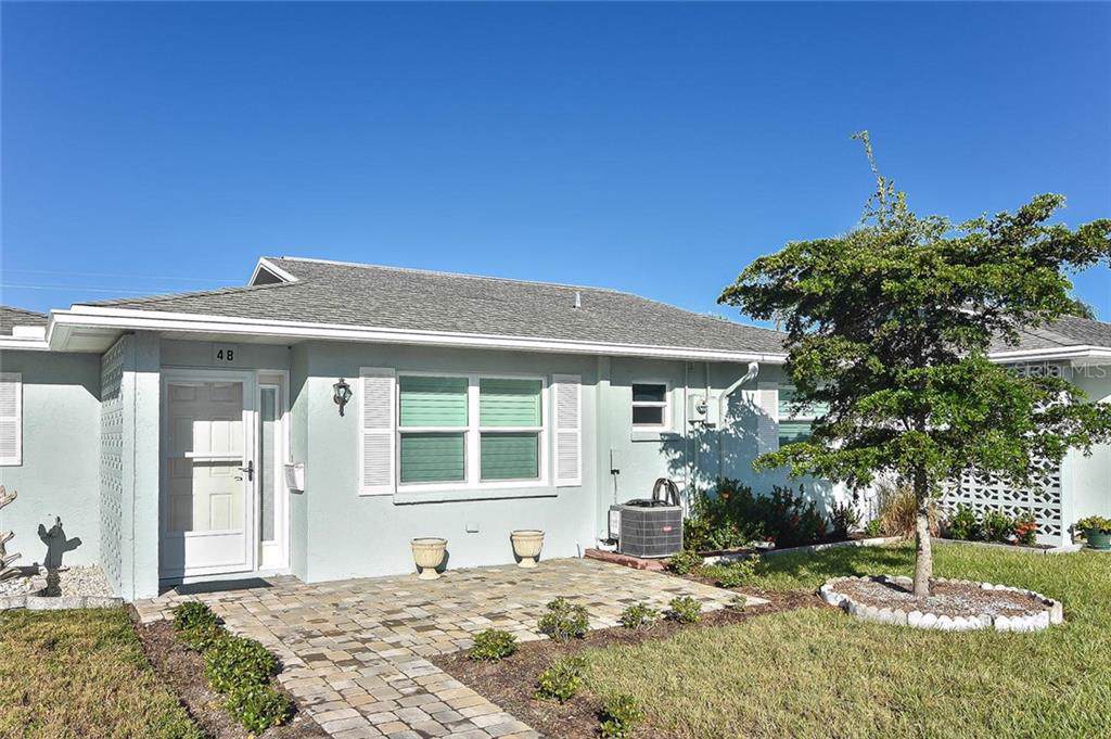 1025 Beach Manor Circle - Photo 1