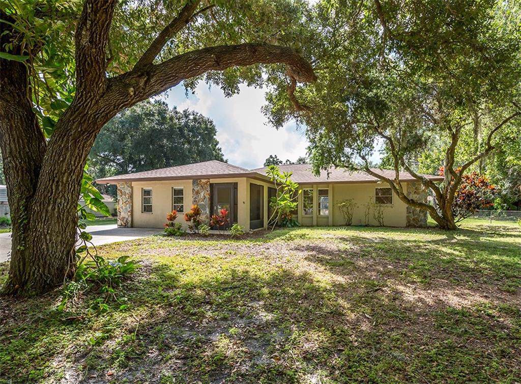 2418 Hermitage Boulevard - Photo 1