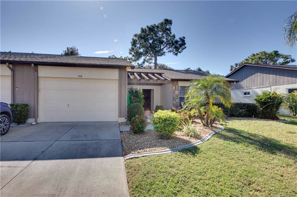 519 Foxwood Boulevard - Photo 1