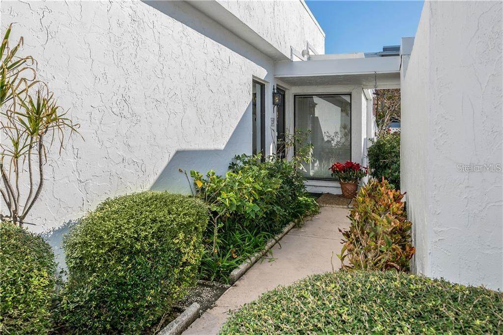 1585 Tarpon Center Drive - Photo 1