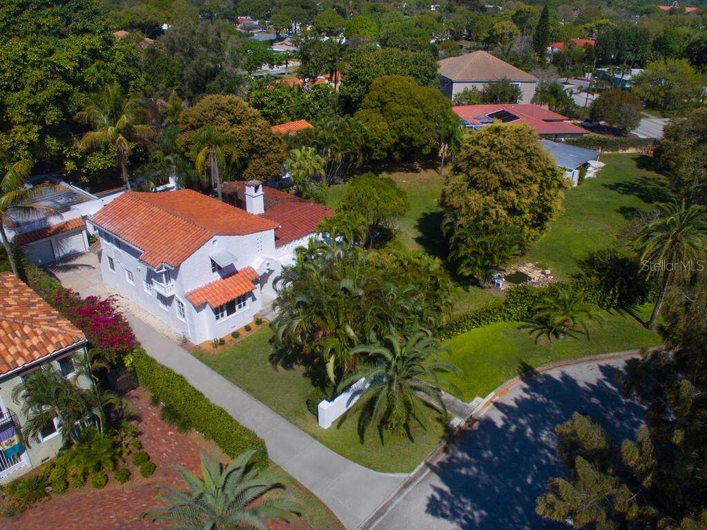 408 Venezia Parkway - Photo 1