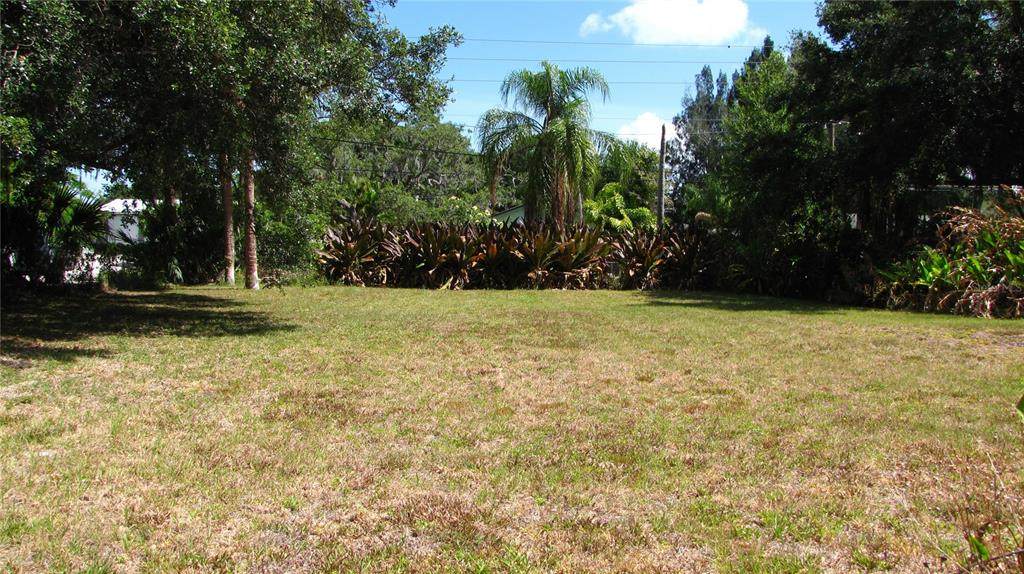 1905 7TH Street - Photo 1