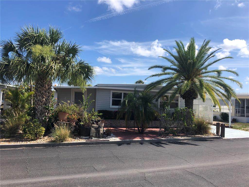 726 Roma Road - Photo 1