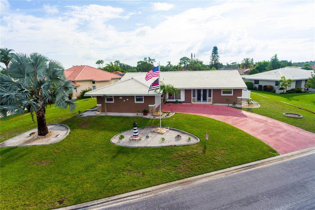 63 Windsor Drive - Photo 1
