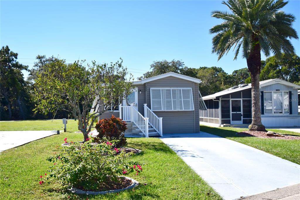255 Bainbridge - Photo 1