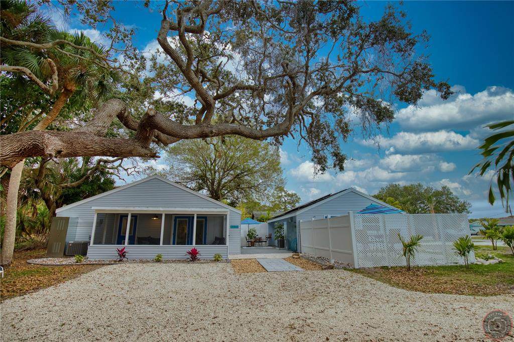 5042 Linda Street - Photo 1