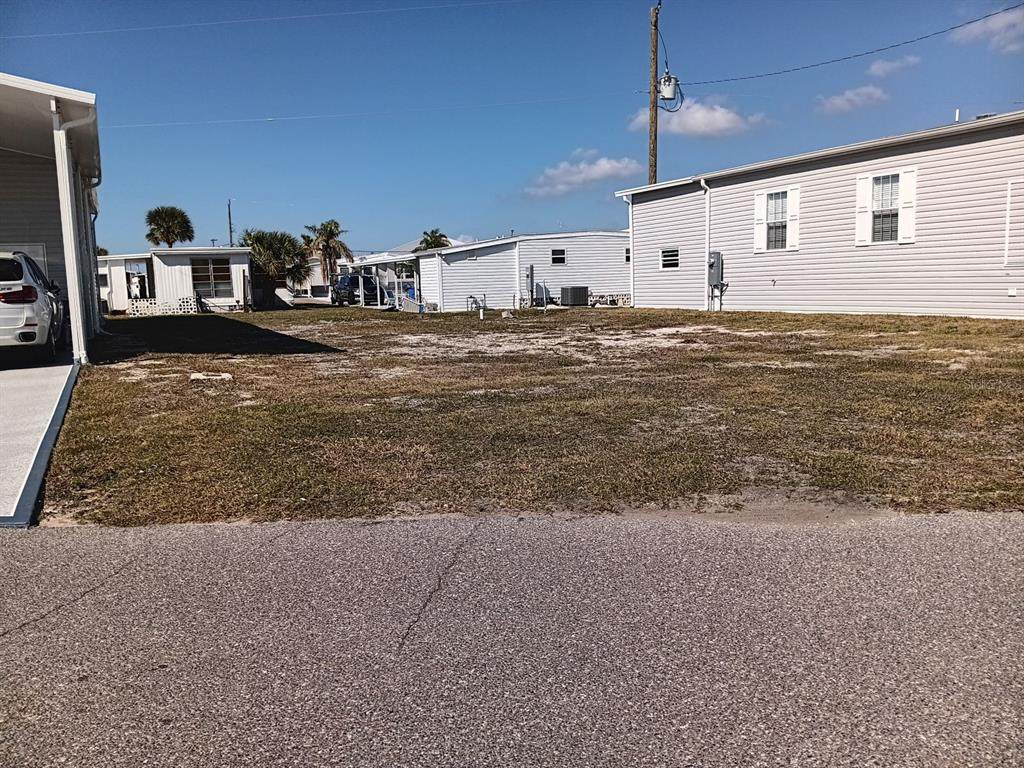 604 Waterway - Photo 1