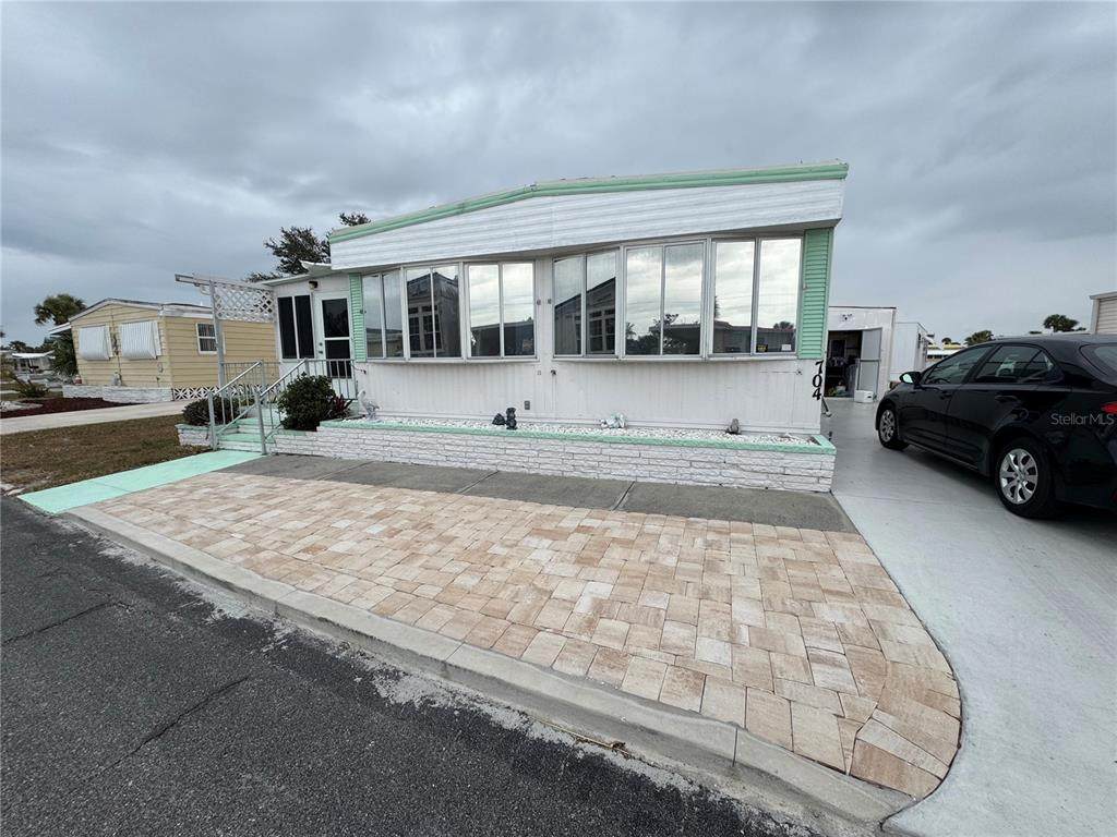 704 Locarno Drive - Photo 1
