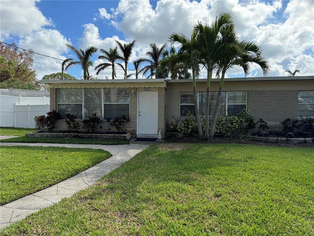 301 Colonia Lane - Photo 1