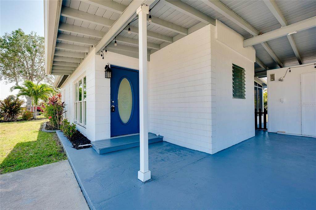 140 Poinsettia Circle - Photo 1