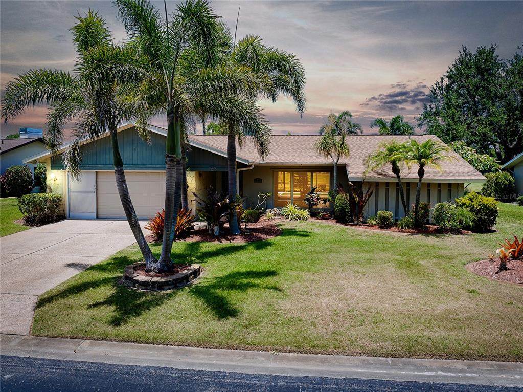 915 Doral Lane - Photo 1