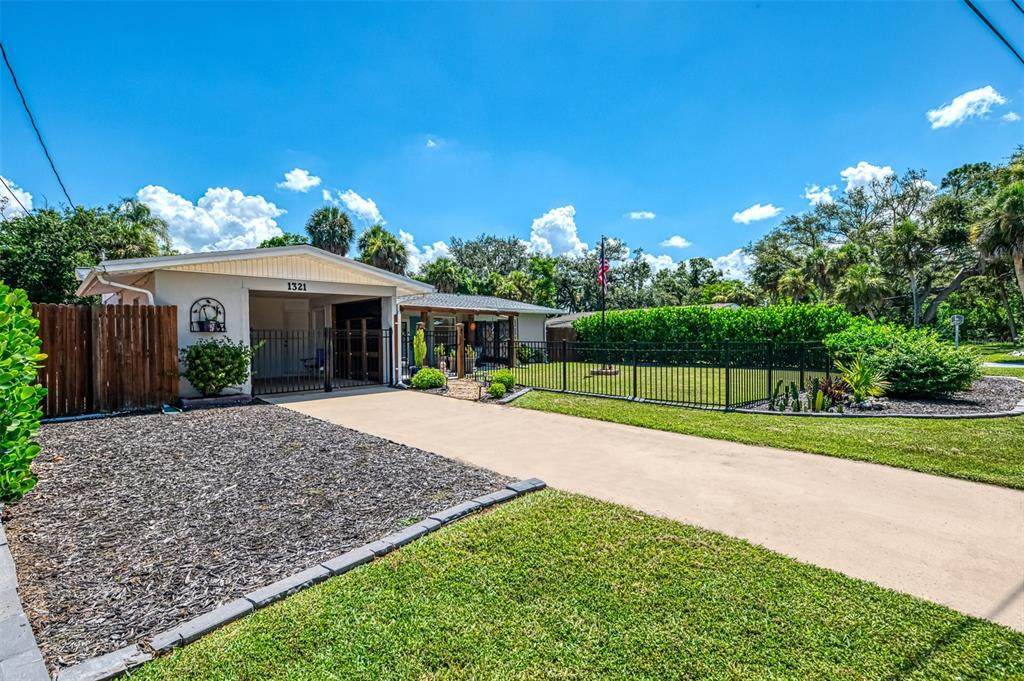 1321 Groveland Avenue - Photo 1