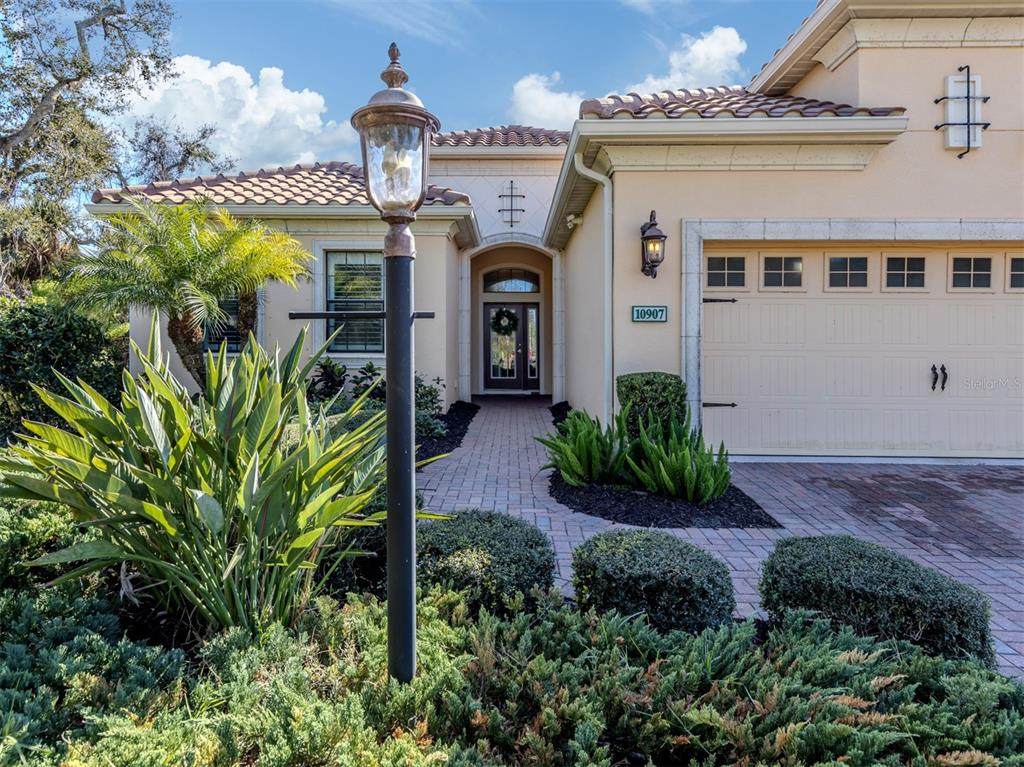 10907 Trophy Drive - Photo 1