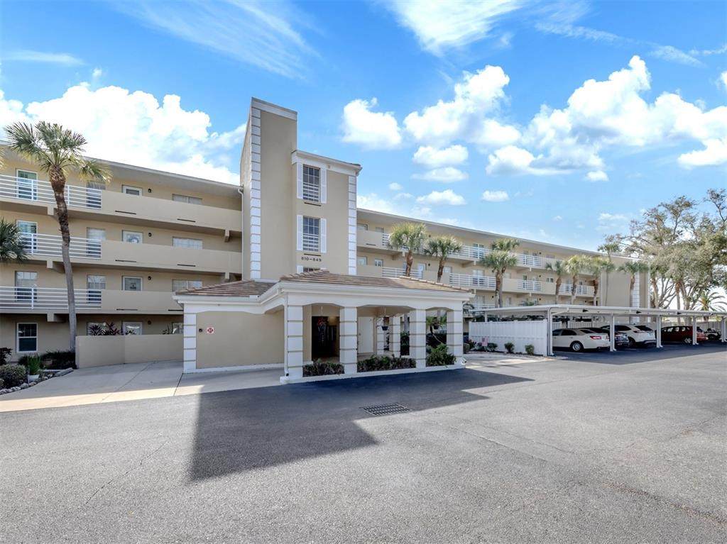 818 Wexford Boulevard - Photo 1