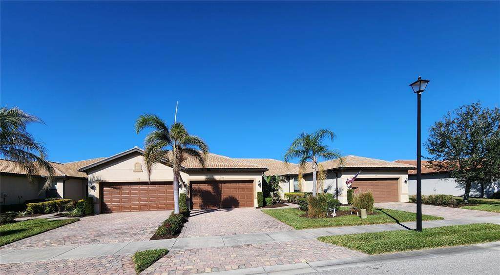 13892 Alafaya Street - Photo 1