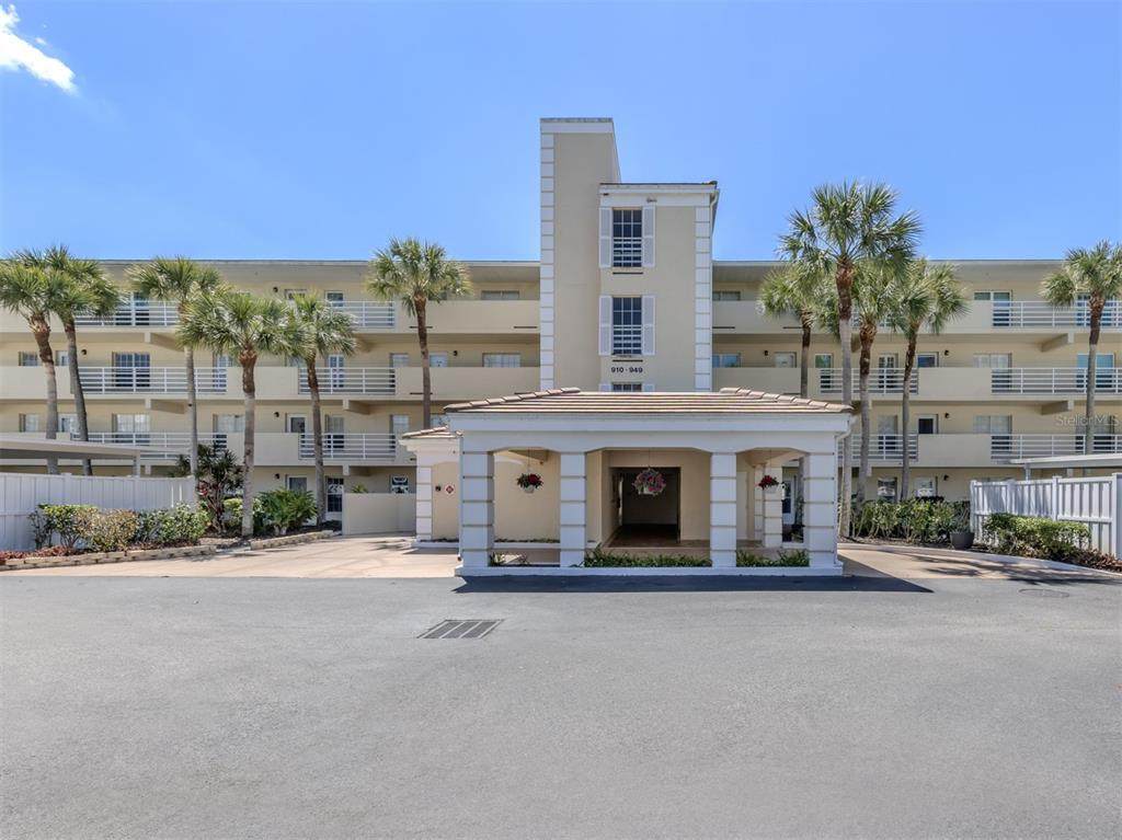925 Wexford Boulevard - Photo 1