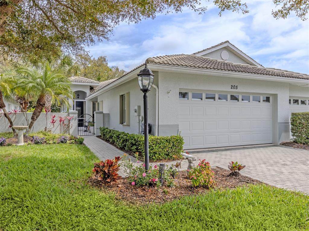 205 Reclinata Circle - Photo 1
