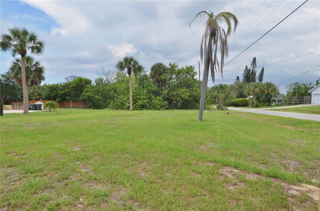 610 Coquina Court - Photo 1