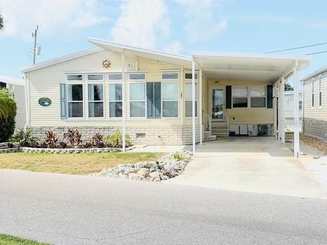 805 Waterway - Photo 1