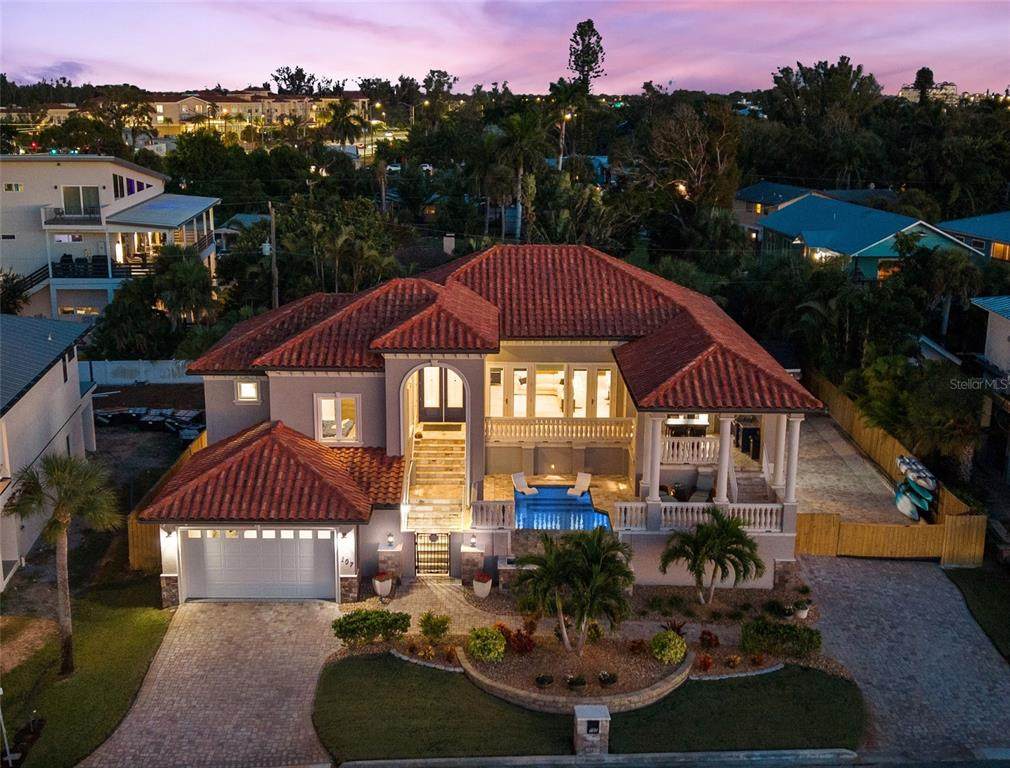 107 Sunset Drive - Photo 1