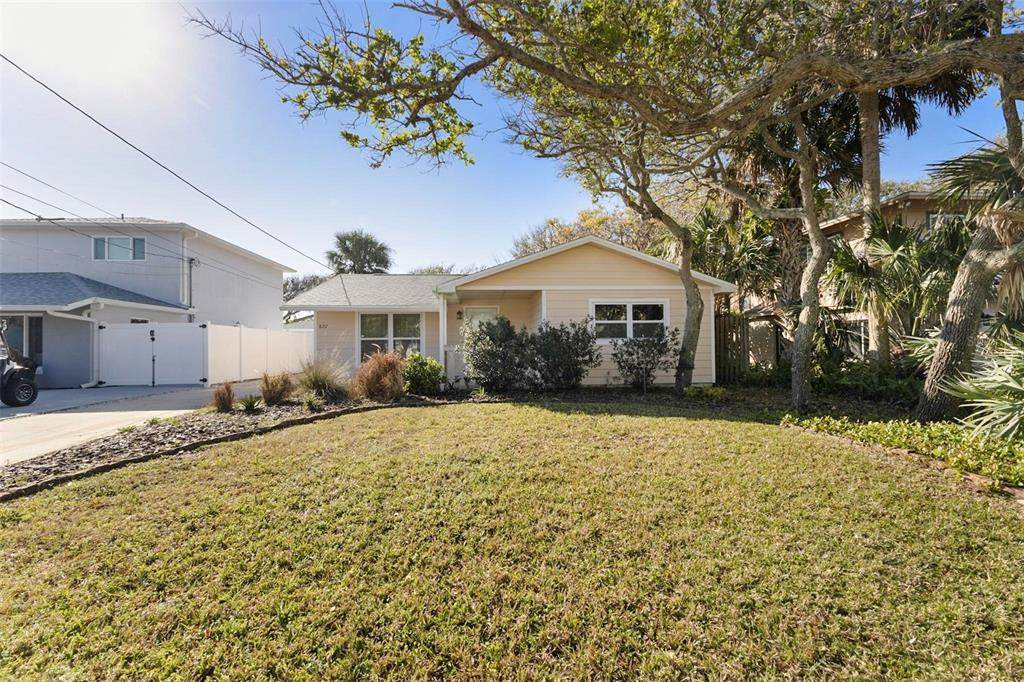 827 20TH Avenue - Photo 1