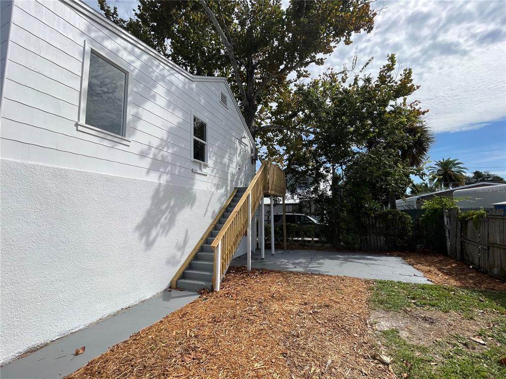 615 Dora Street - Photo 1