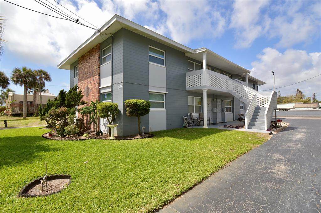 835 Grandview Avenue - Photo 1