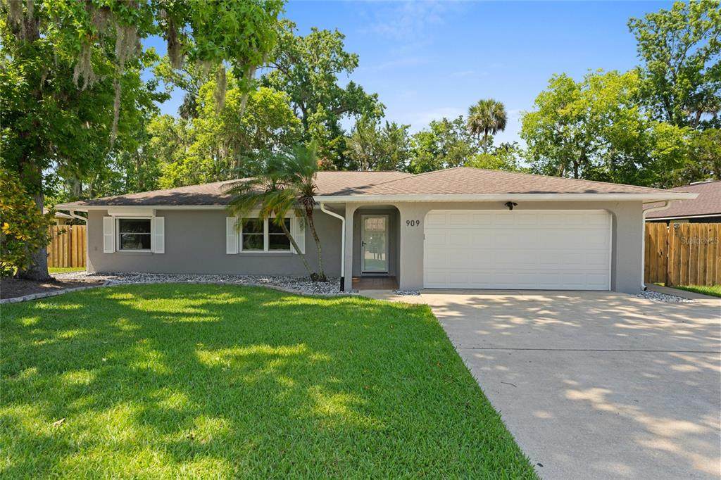 909 Bentwood Lane - Photo 1
