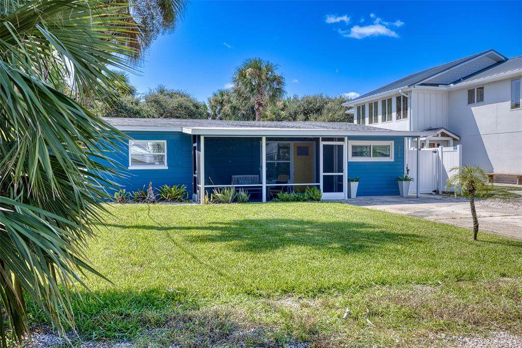 839 10TH Avenue - Photo 1