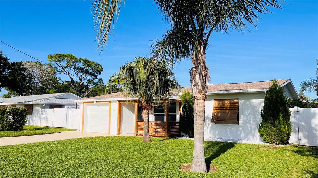527 Peninsula Avenue - Photo 1