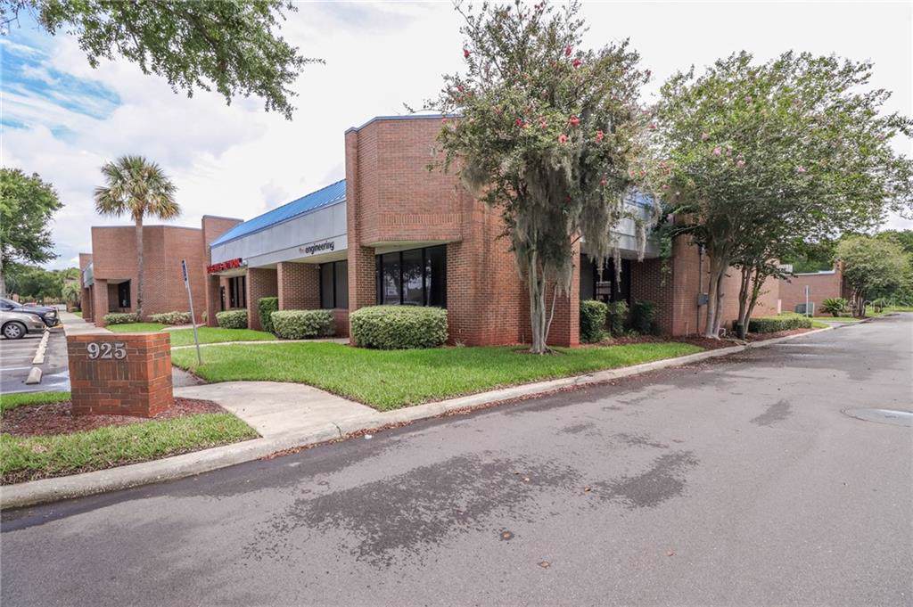 925 Semoran Boulevard - Photo 1