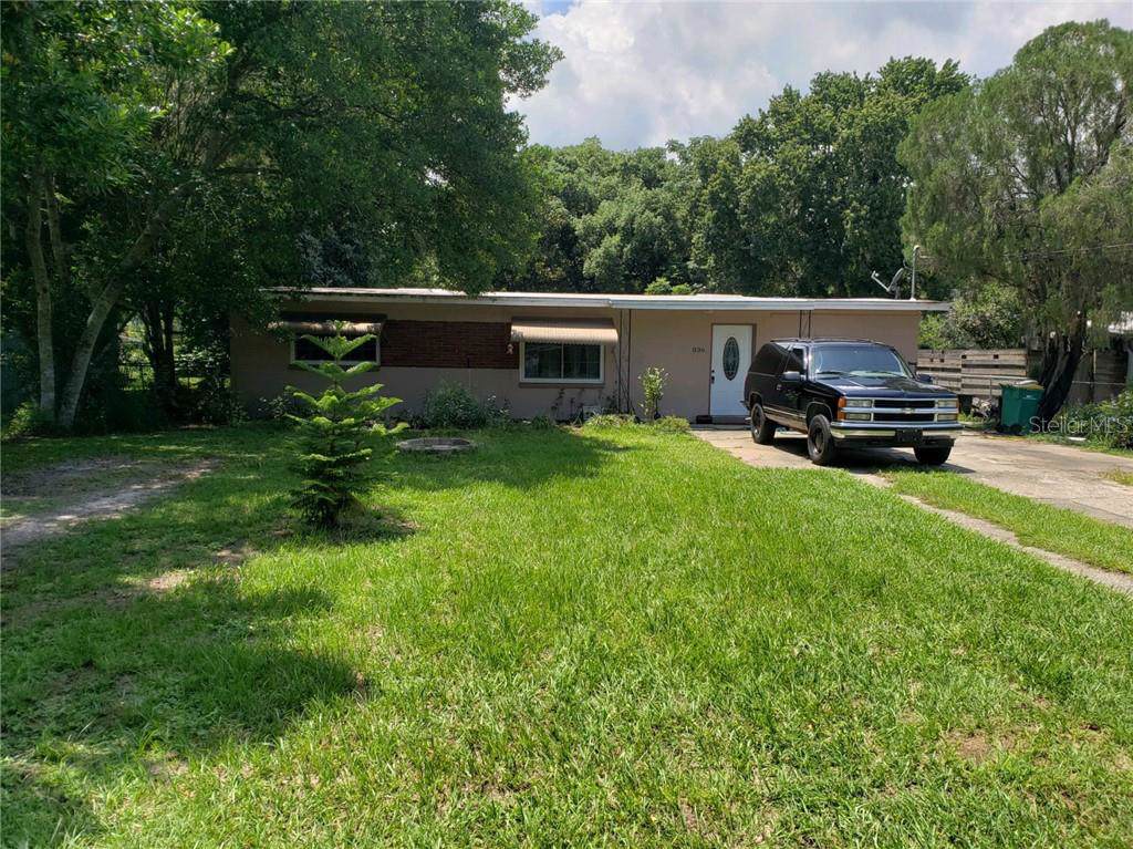 836 Edgewater Circle - Photo 1