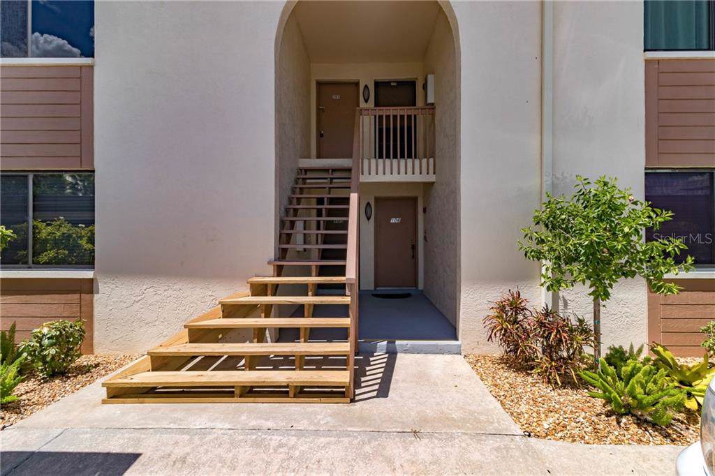 4904 Vincennes Street - Photo 1