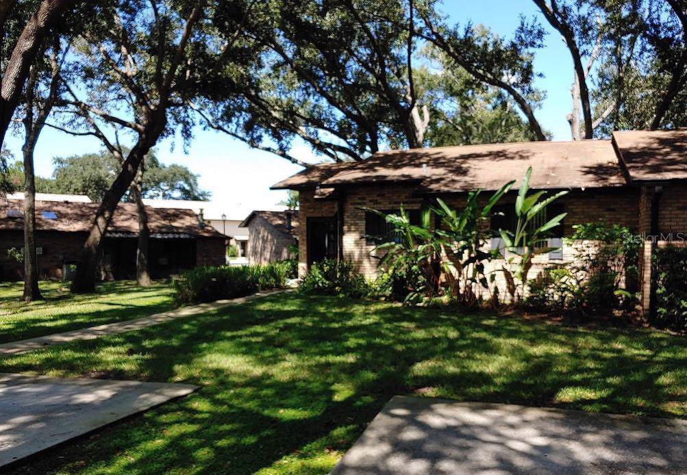 1735 Foxhall Circle - Photo 1