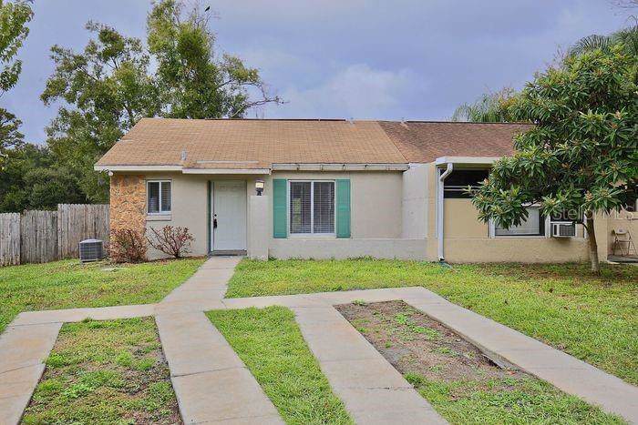9801 River Crest Court - Photo 1