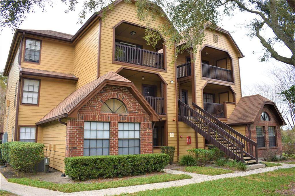 345 Lakepointe Drive - Photo 1