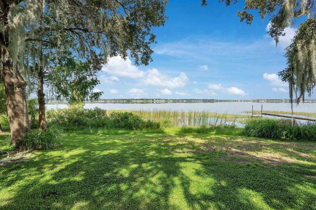 307 White Cliff Boulevard - Photo 1
