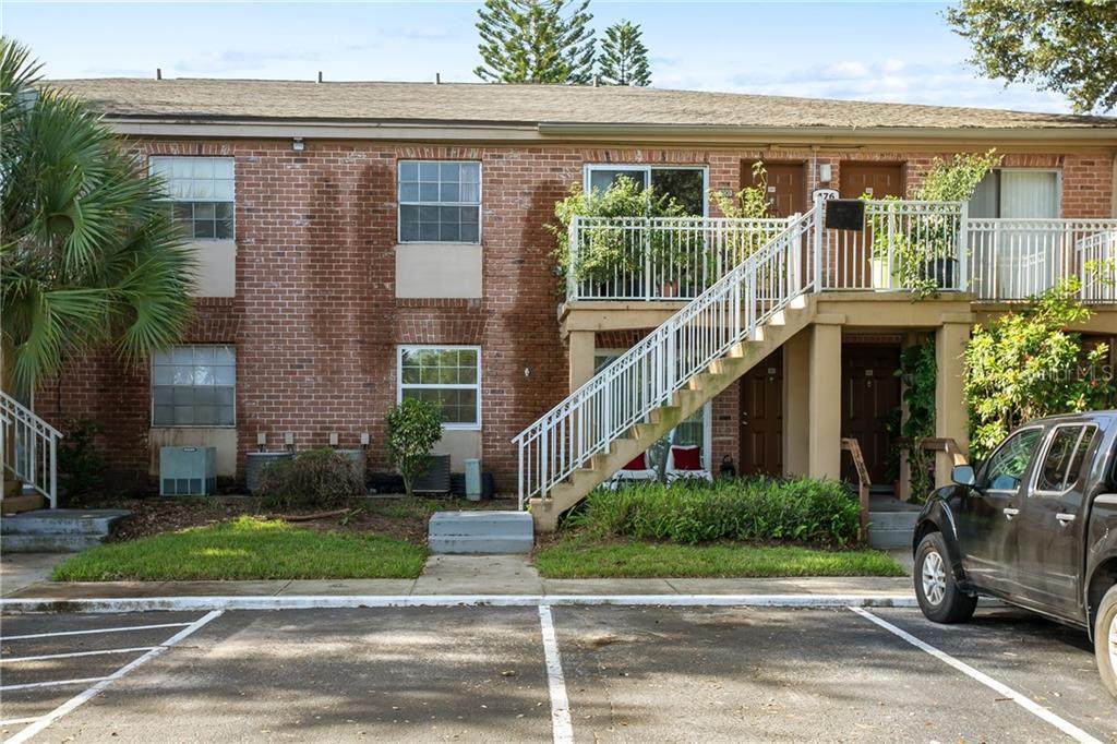 476 Banyon Tree Circle - Photo 1