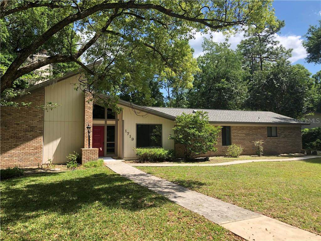 1719 77TH Terrace - Photo 1