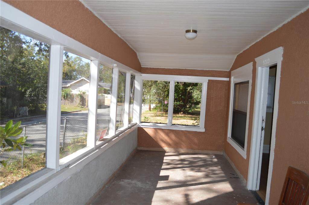 1029 Colyer Street - Photo 1