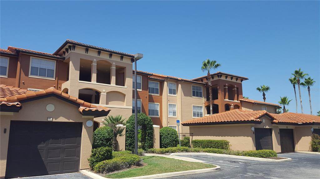 5524 Metrowest Boulevard - Photo 1