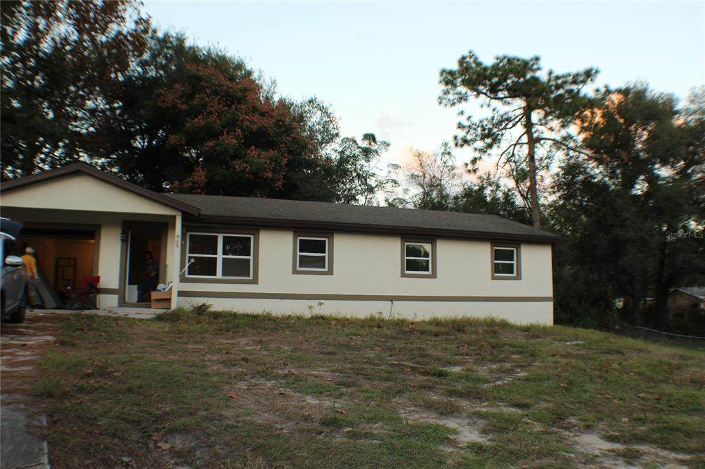 905 Longview Avenue - Photo 1