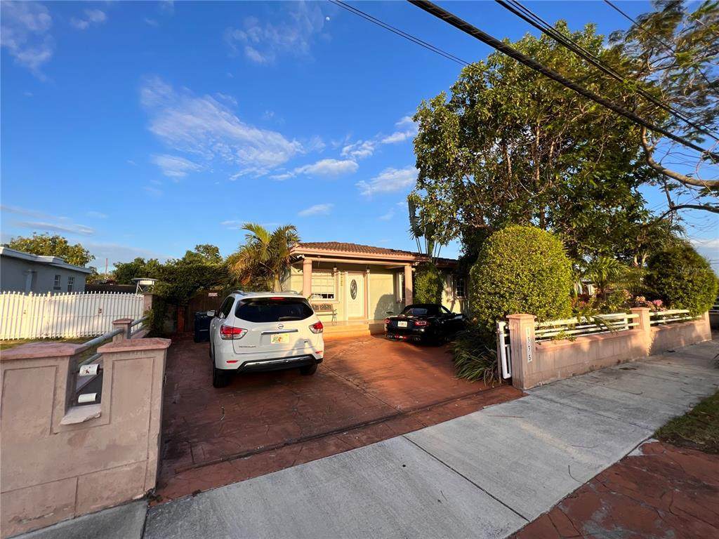 1335 74 Court - Photo 1
