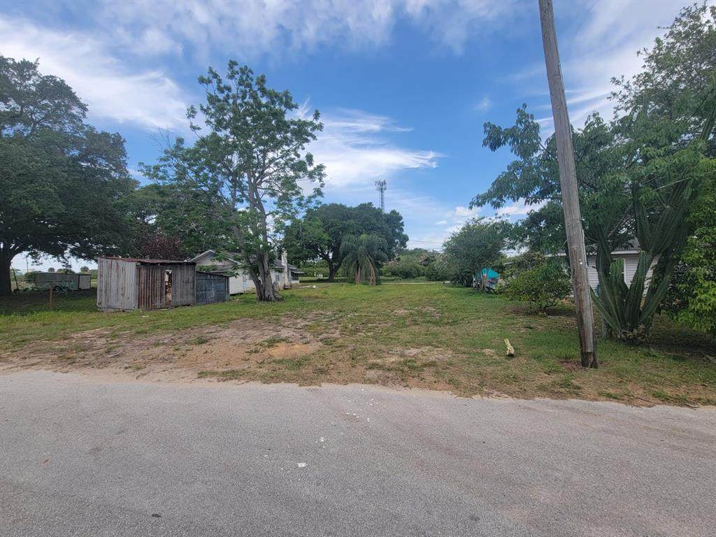 811 North Avenue - Photo 1