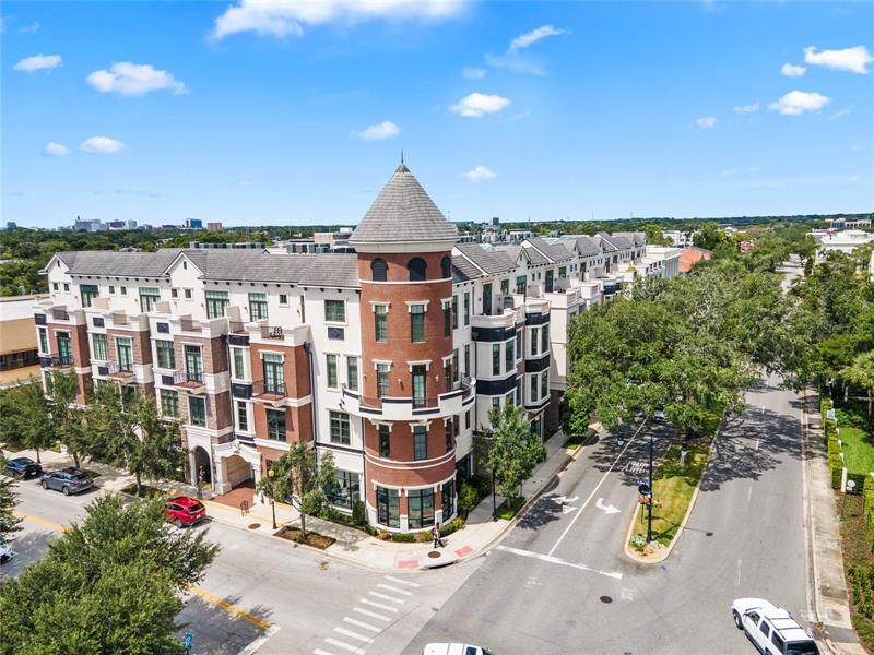 345 Welbourne Avenue - Photo 1