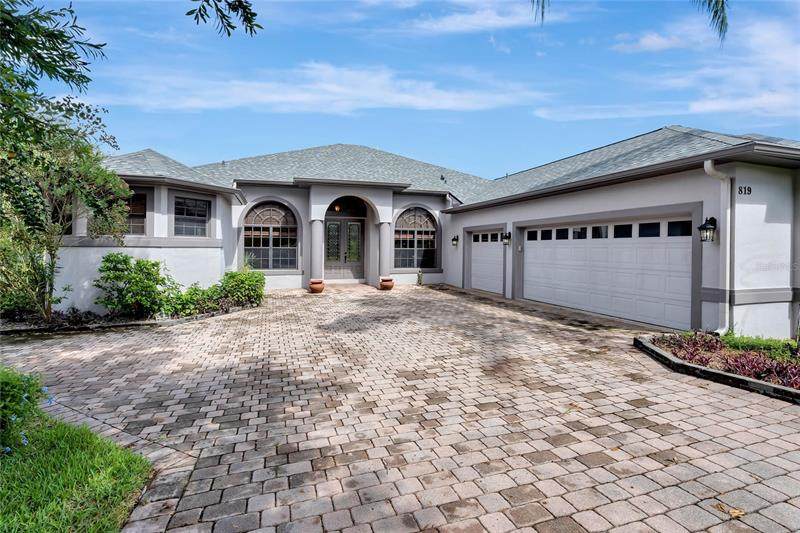 819 Parkside Pointe Boulevard - Photo 1
