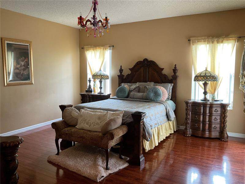 323 Aldershot Court - Photo 1