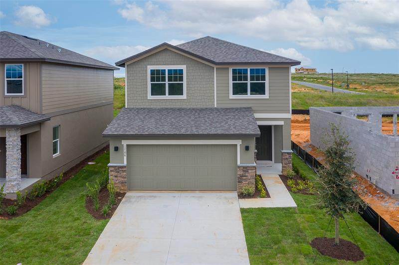2033 Hemingway Circle - Photo 1