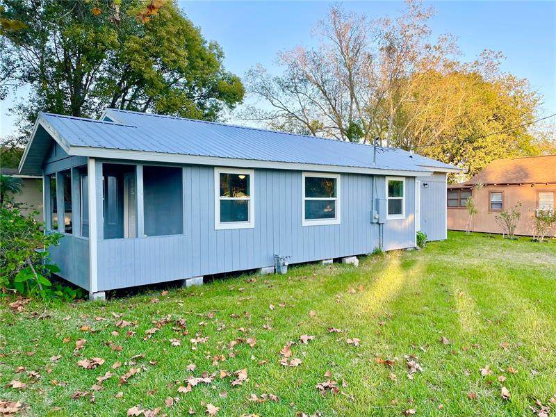 451 9TH Street - Photo 1